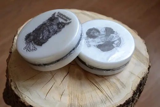White monkey slide pucks — фото 2 из 2